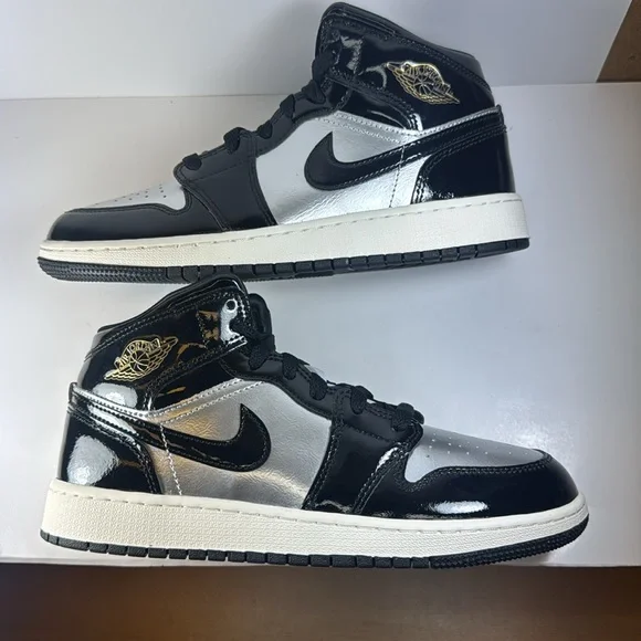 Nike Air Jordan 1 Mid Black Metallic Silver Gold Big Kid’s Size 6.5 Sneakers